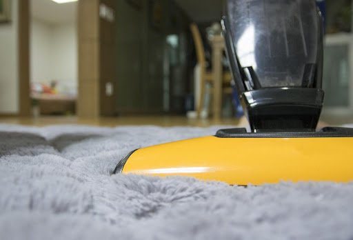 steam clean area rug on laminate floor?